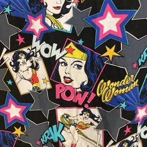 WONDER WOMAN scrub top XL